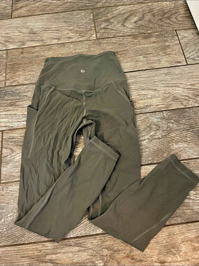 Lululemon Women's Olive Align 25” inseam with pockets Leggings